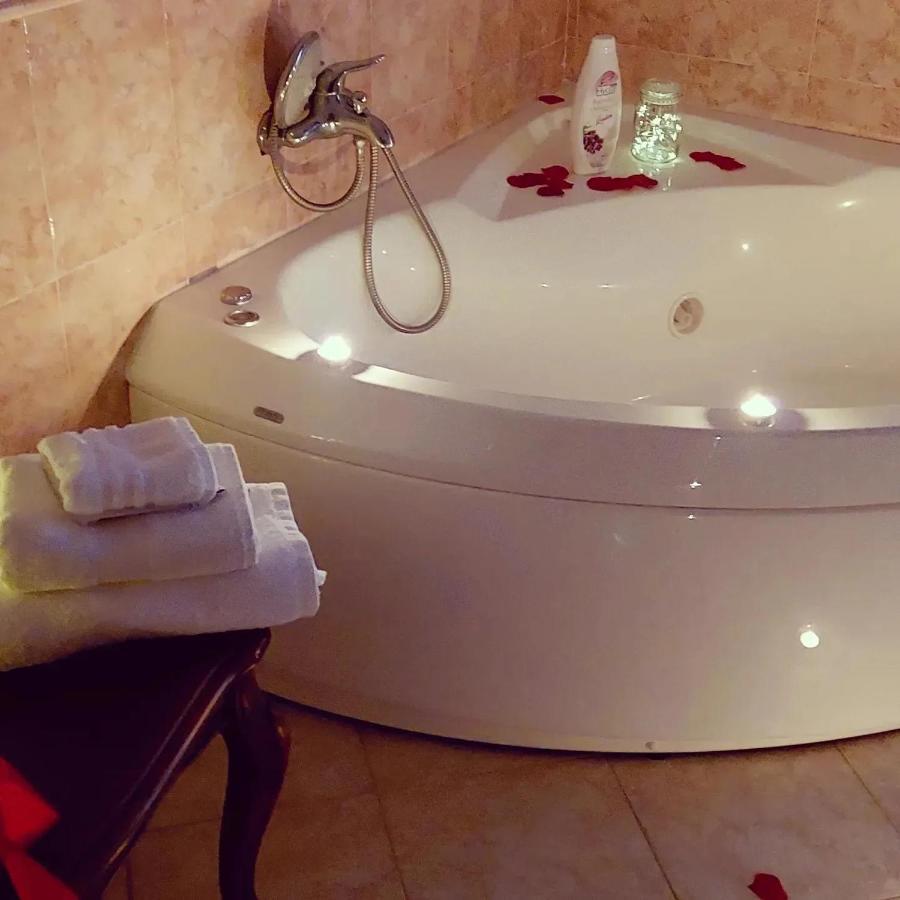 Roxy Bellavista Apartment Cogna Luaran gambar